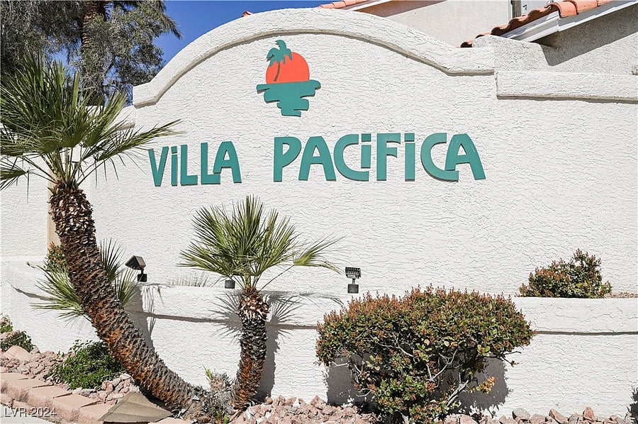 Villa Pacifica entry