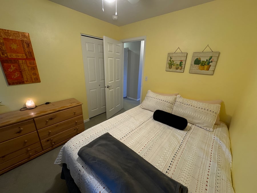 2nd bedroom