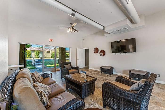 Furnished Finder property 505976_1 photo 42