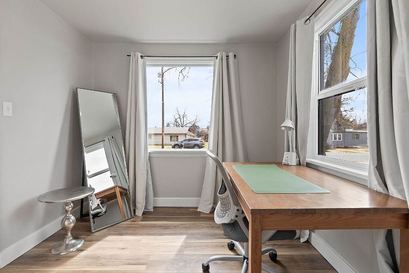 Office/flex space connected to upstairs bedroom