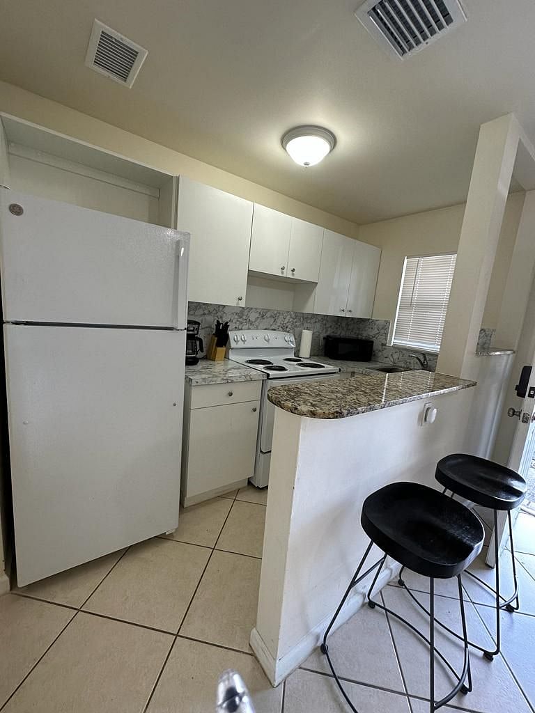 Furnished Finder property 506184_1 photo 3