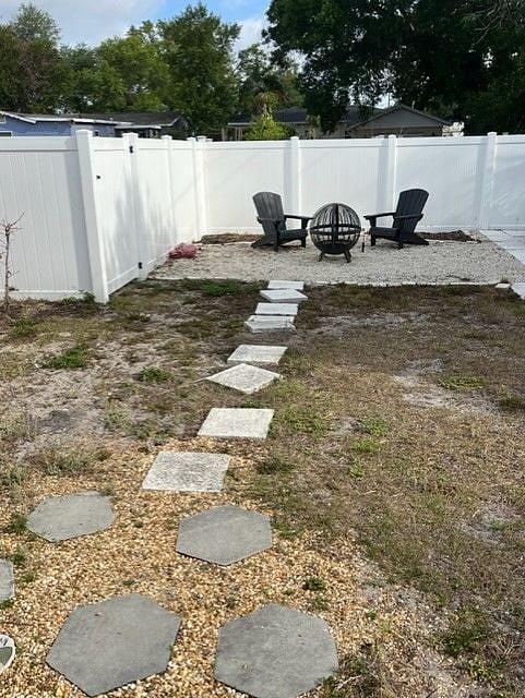 Firepit and chairs to relax and enjoy
