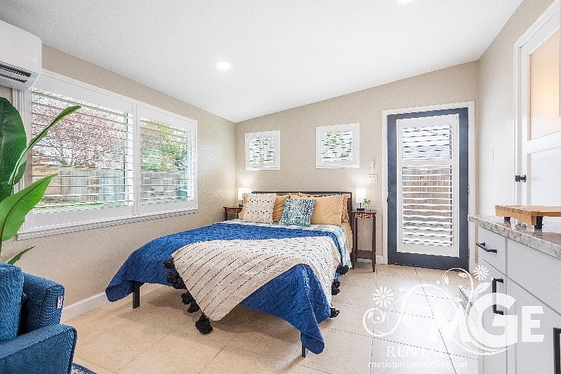 Unit 2 - Studio Apartment