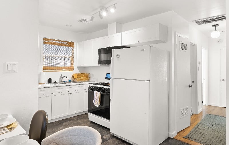 Roomy refrigerator/freezer.