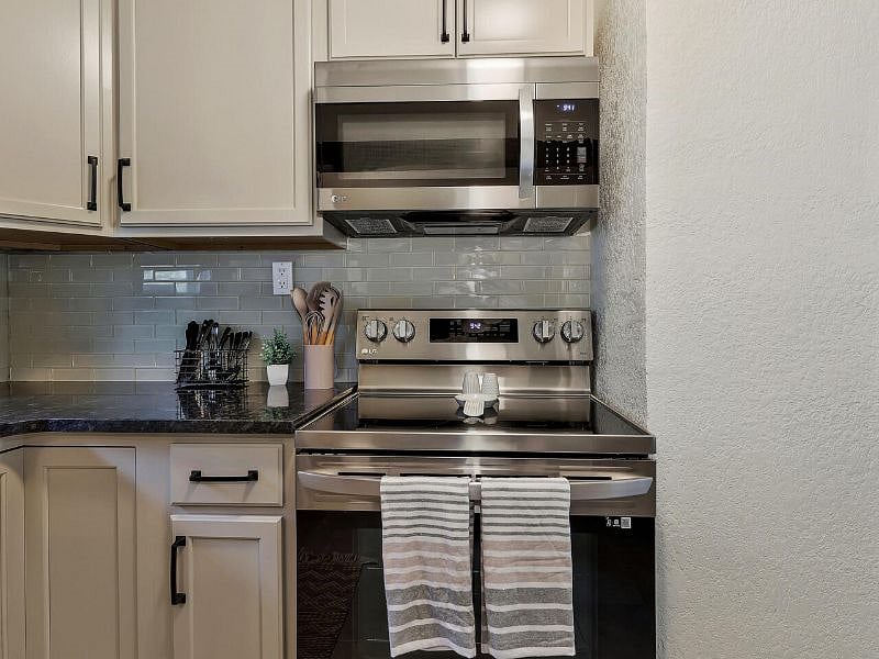 Furnished Finder property 506821_1 photo 11