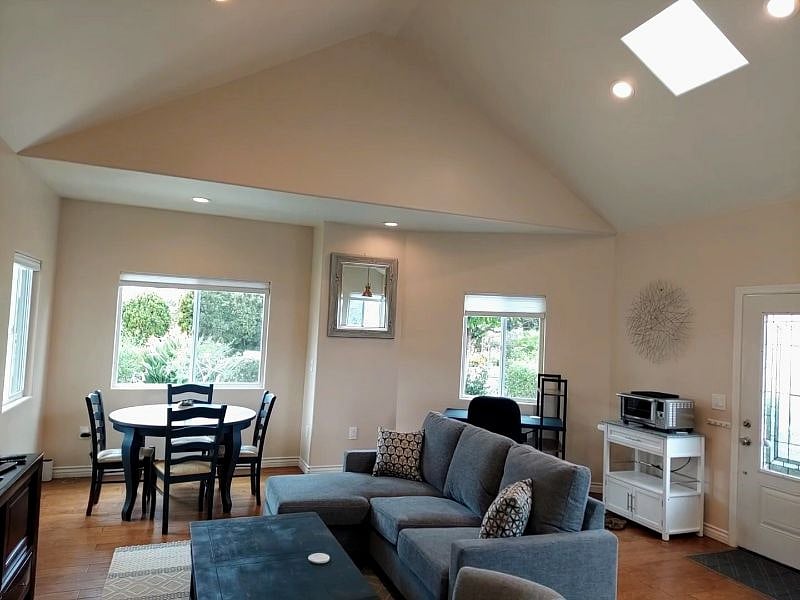 Furnished Finder property 506935_1 photo 7