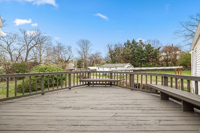 Large Deck with Bench Seating