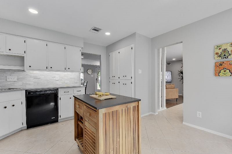 Furnished Finder property 506991_1 photo 10