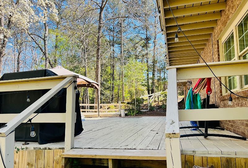 Deck/ Grill Area