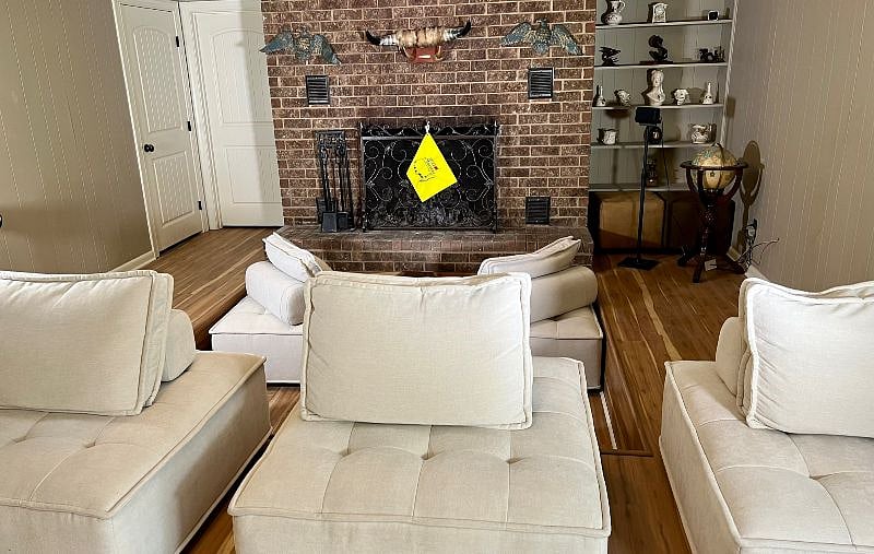 Living Room/ Modular Seating/ Sleeper Option