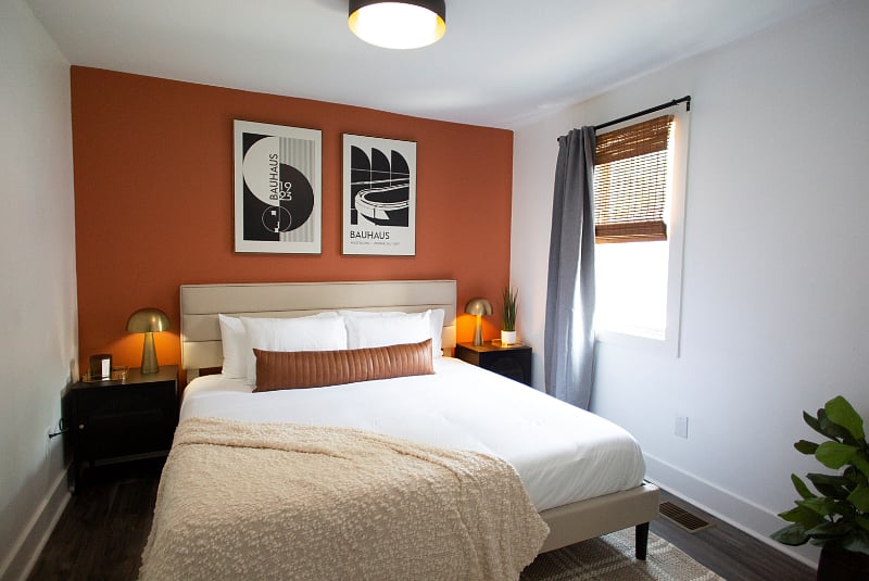 Bedroom 1, King