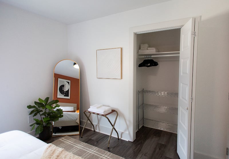 Bedroom 1, King
