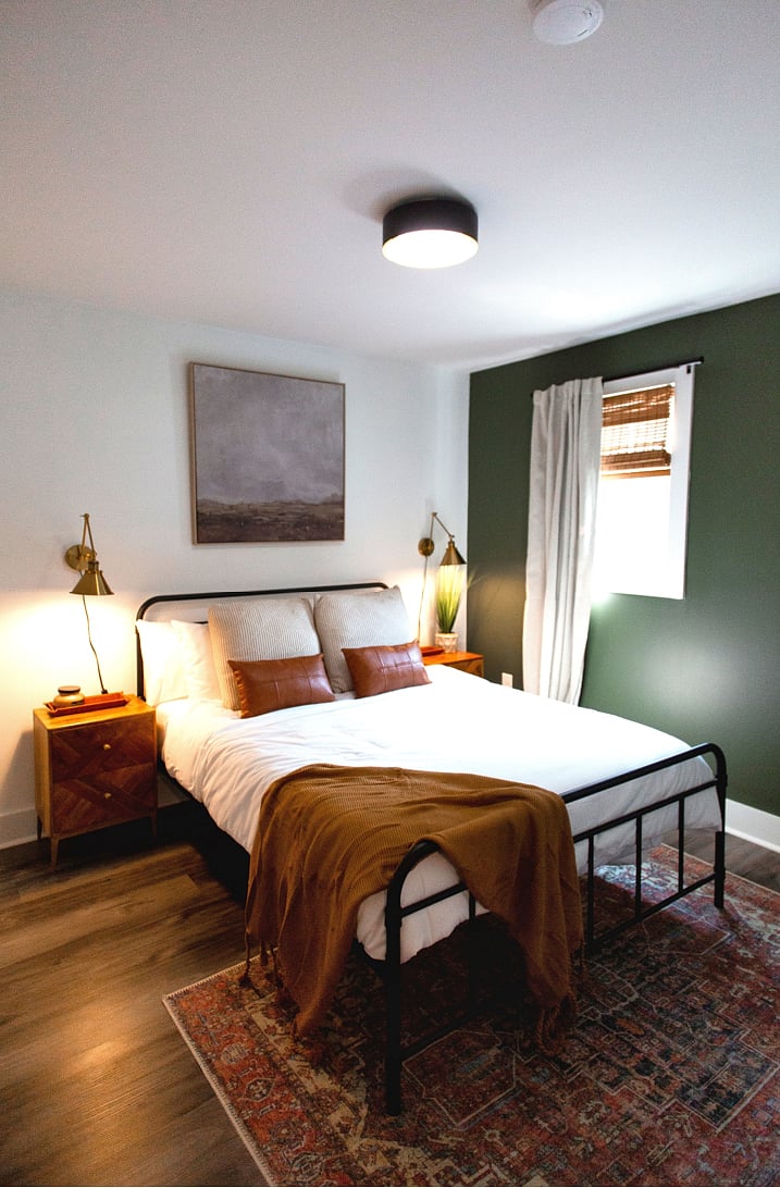 Bedroom 2, Queen