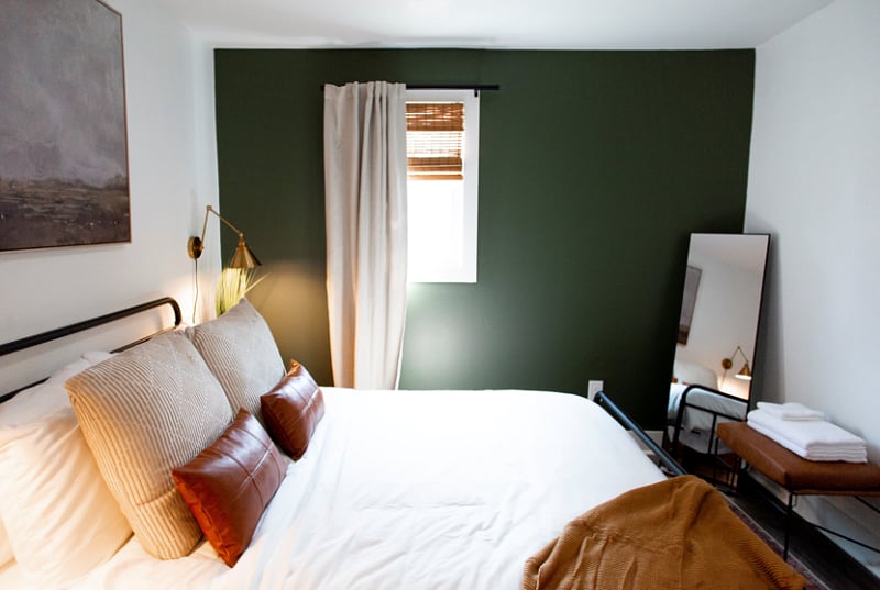 Bedroom 2, Queen