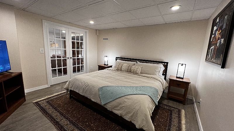 King size bed