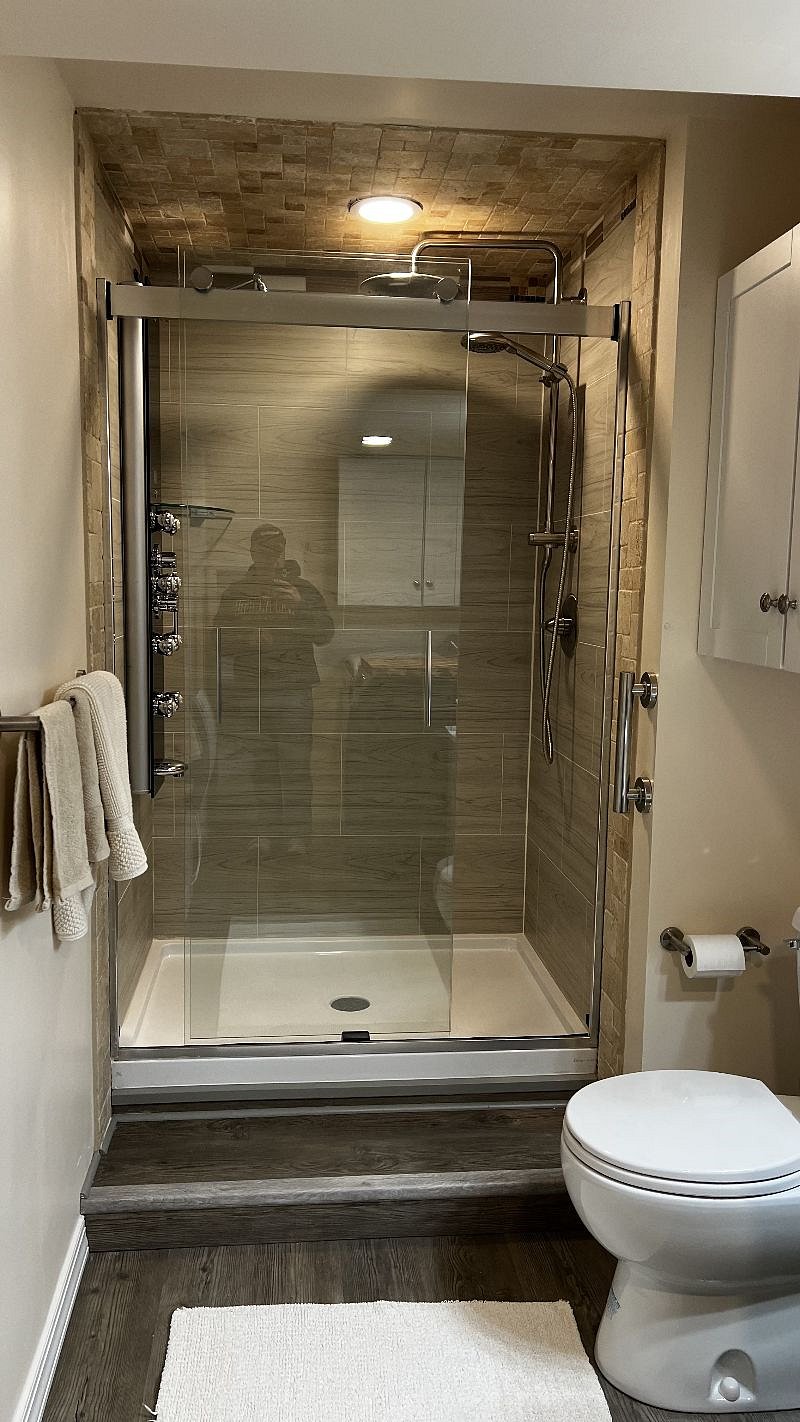 Dual shower heads