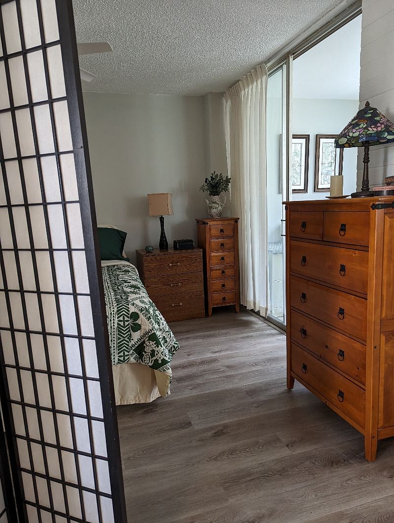 2nd entrance to lanai/office area off bedroom 