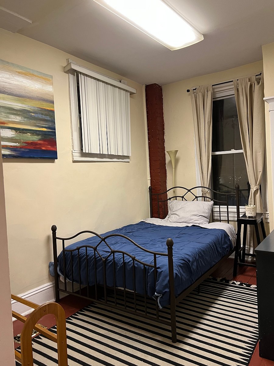 Second bedroom with a full size bed
