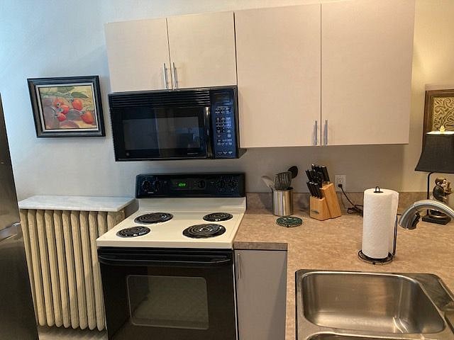 Stove & Microwave