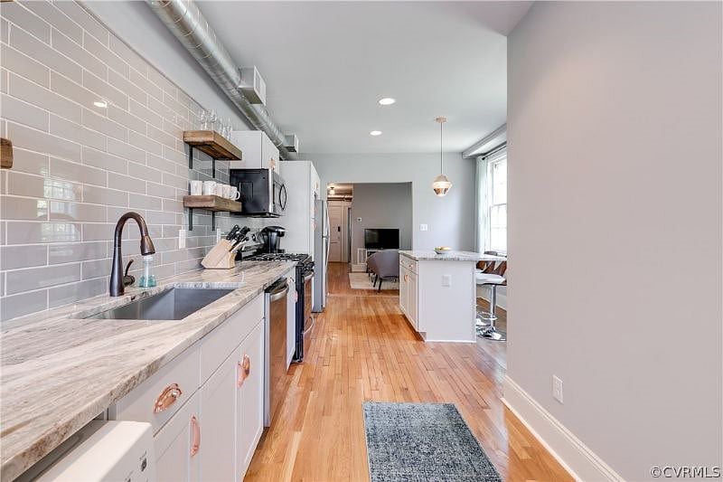 Spacious Kitchen