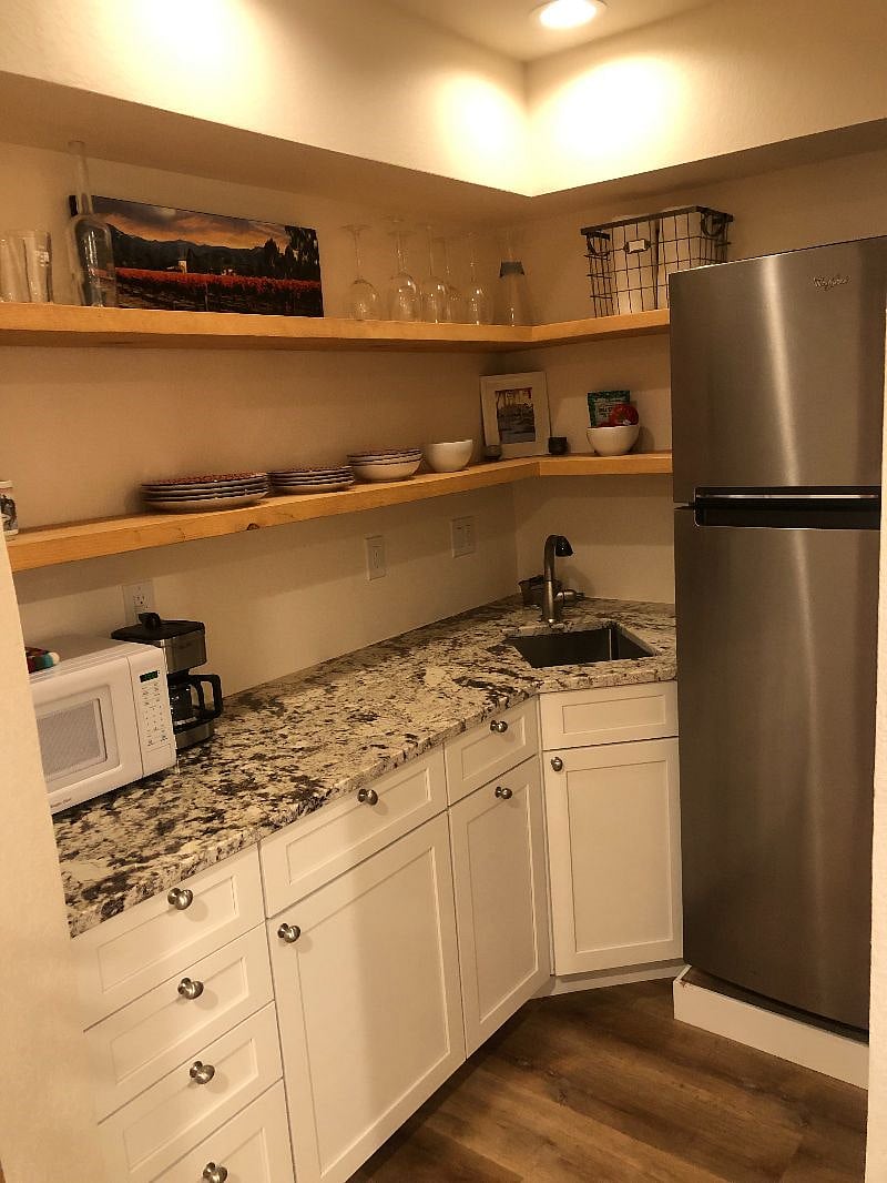 Kitchenette (stovetop stored in cabinet)