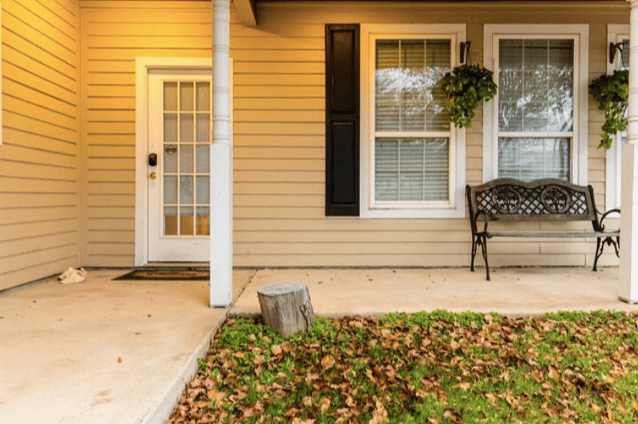 Private entrance with keypad