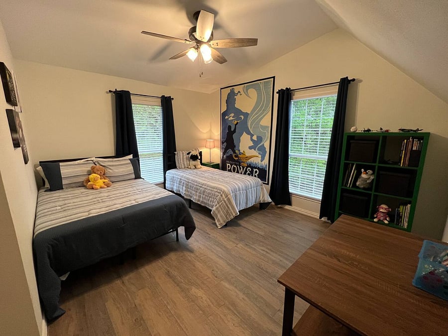 Bedroom 2 - 1 full/double bed and 1 twin bed
