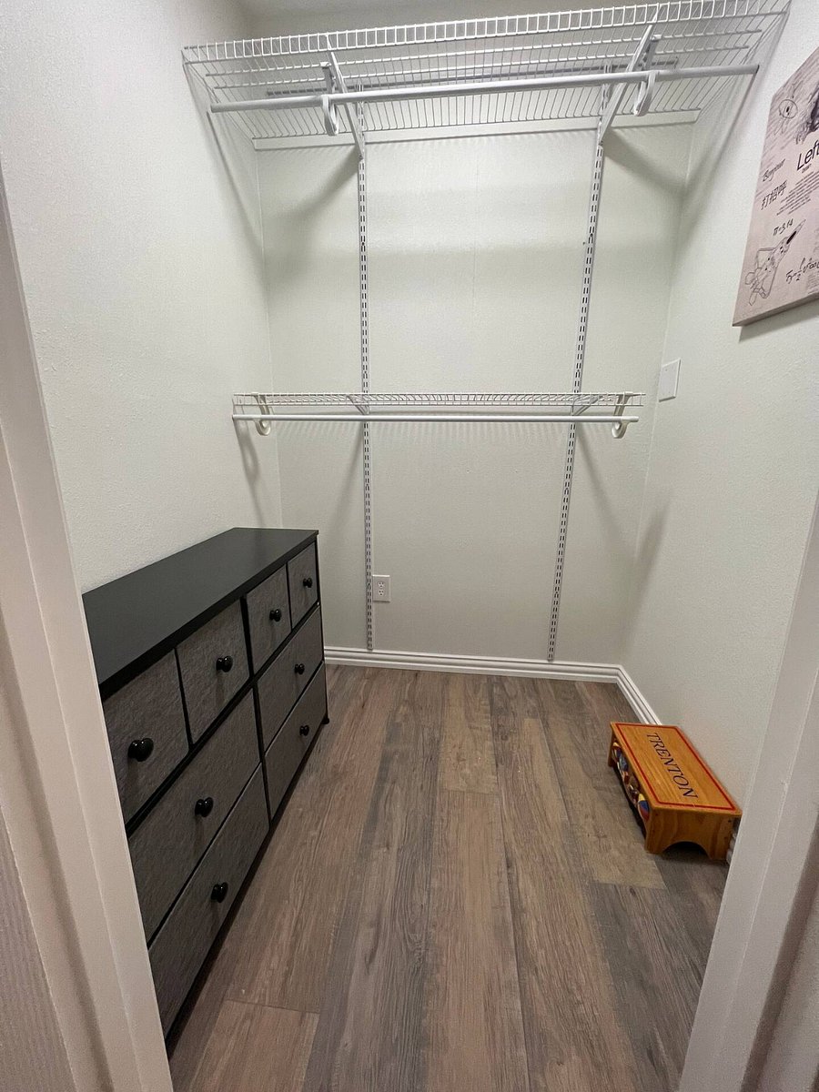 Walk-in closet