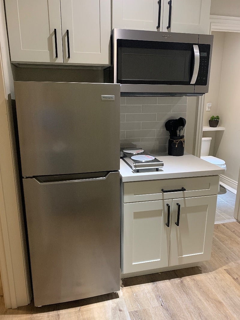 Full sized new fridge, new 2-burner hot plate, 