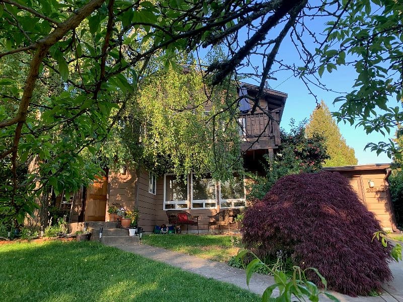 The main house and frontyard area.