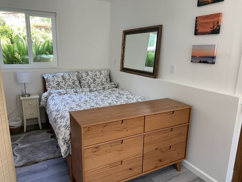 Full size bed, nightstand and dresser.