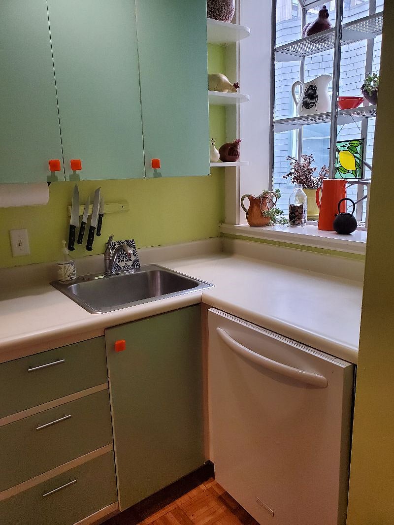 Kitchen (dishwasher)