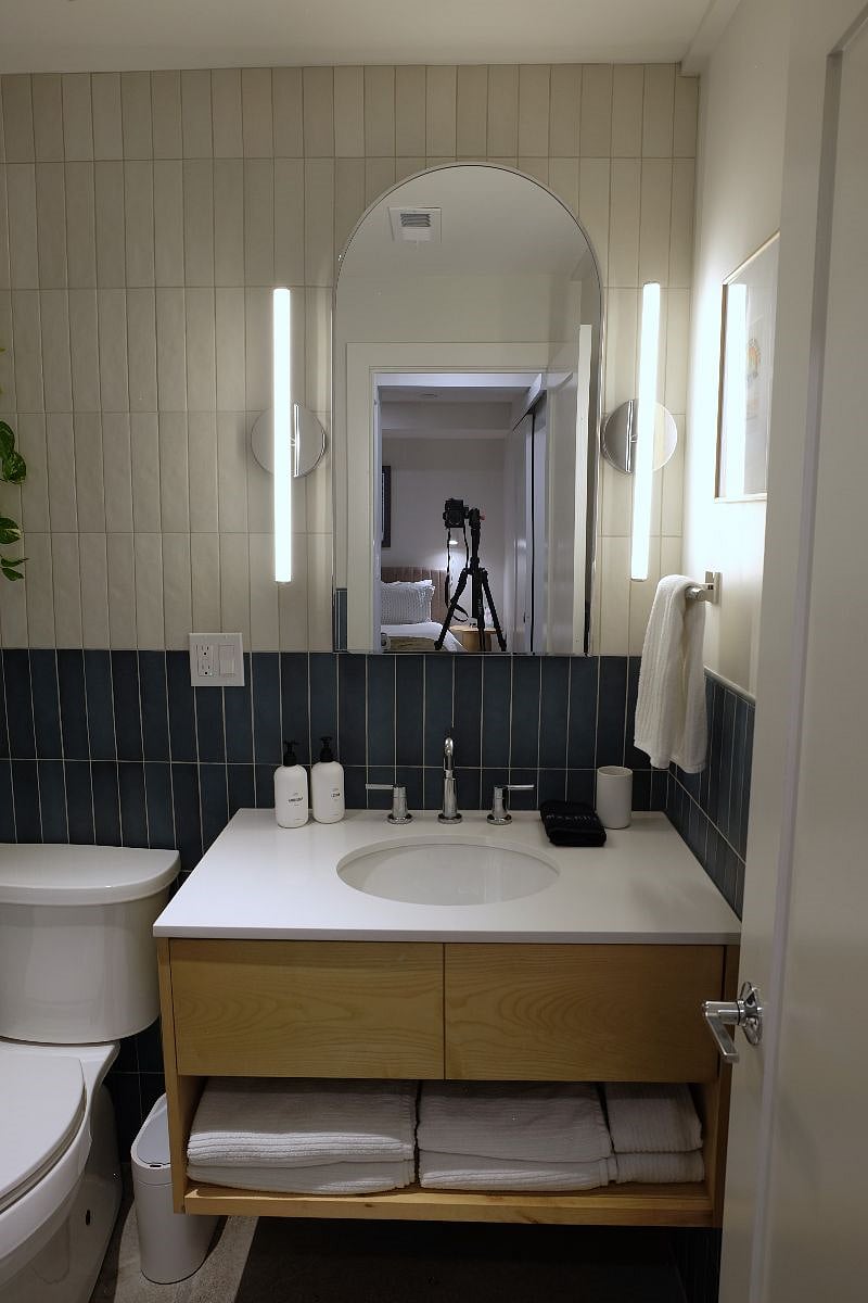 Bathroom vanity 