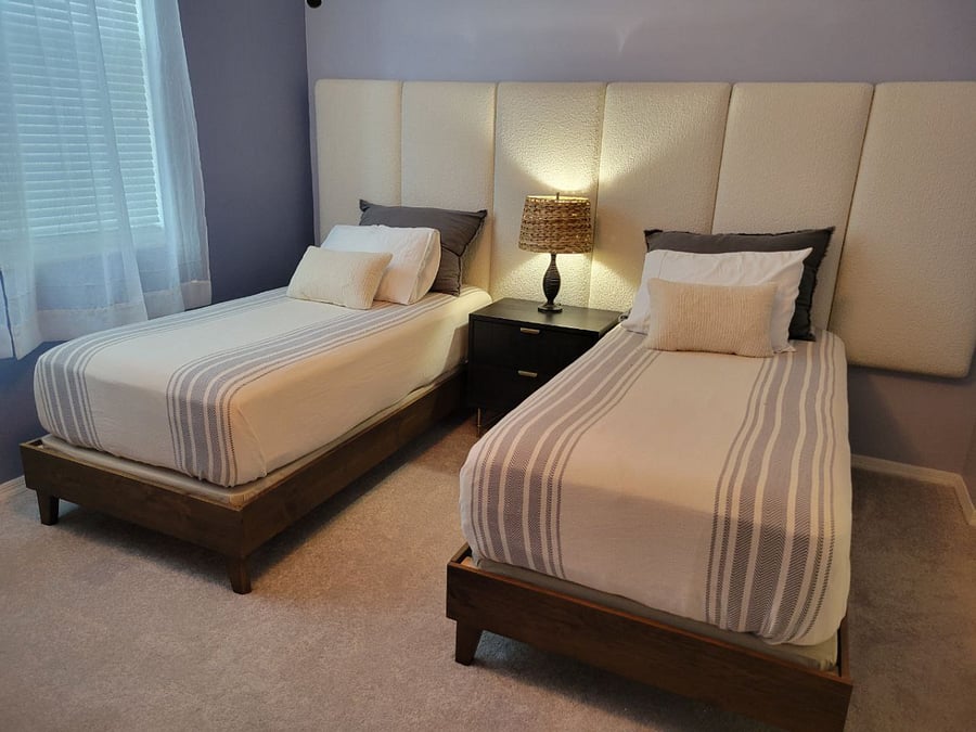 2nd Bedroom with Twin Beds