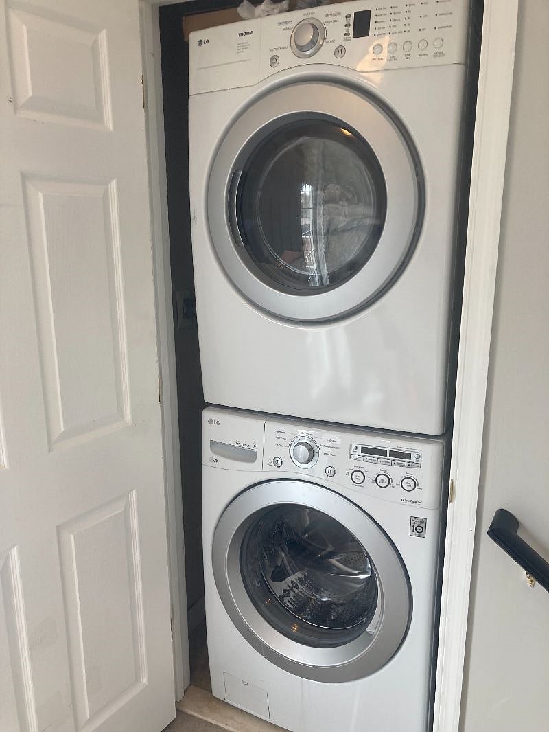 Washer / Dryer unit.