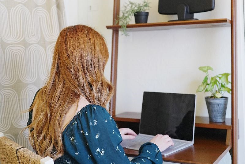 desk in bedroom
