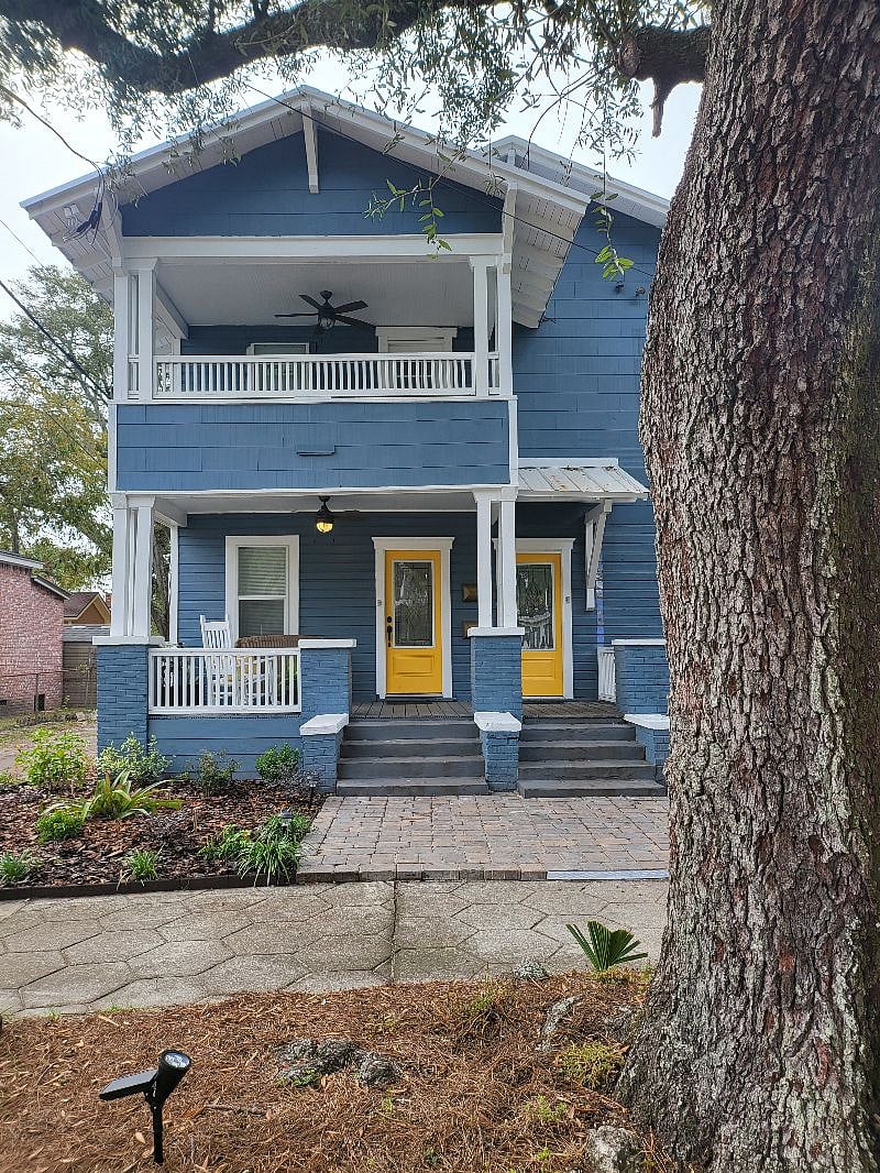 Door with keypad to upstairs is on the right.
