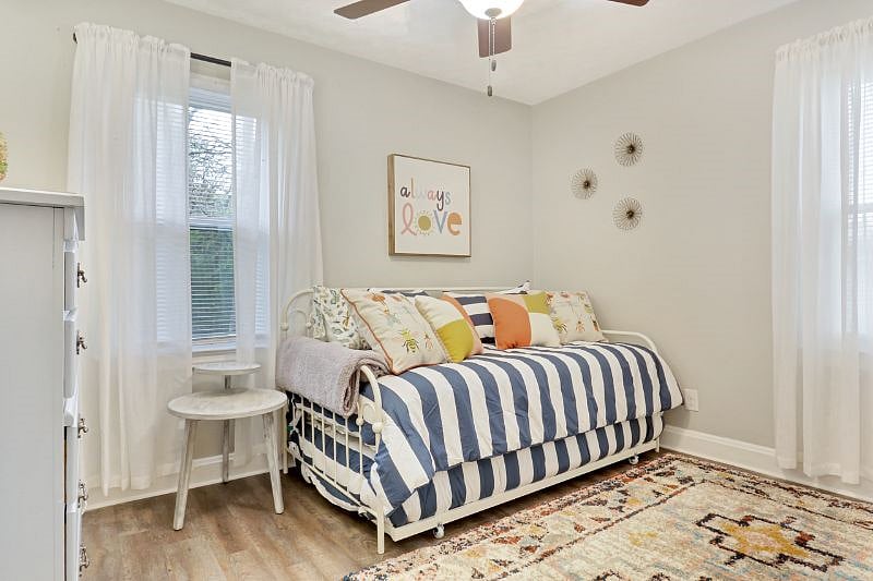 Twin trundle beds
