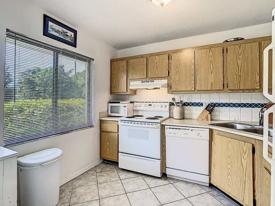 Full size Kitchen
