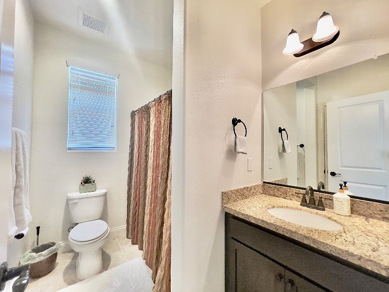 Full Bathroom on Upper Level between the 2 Guest Bedrooms