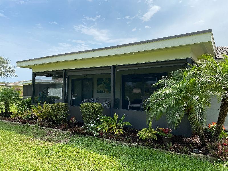 BACK OF HOUSE LANAI