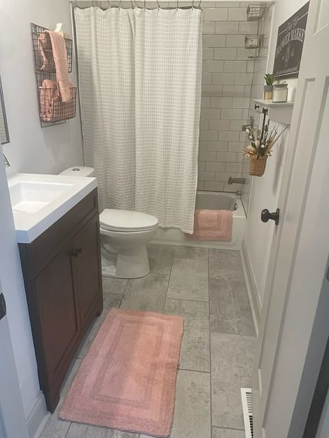 Second bathroom. Not attached to a bedroom.