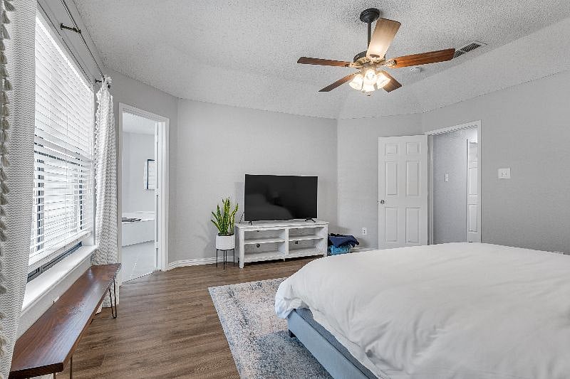 Master Bedroom w/ King Size Bed