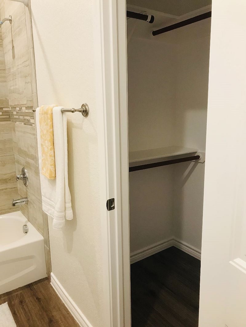 Furnished Finder property 509880_1 photo 17