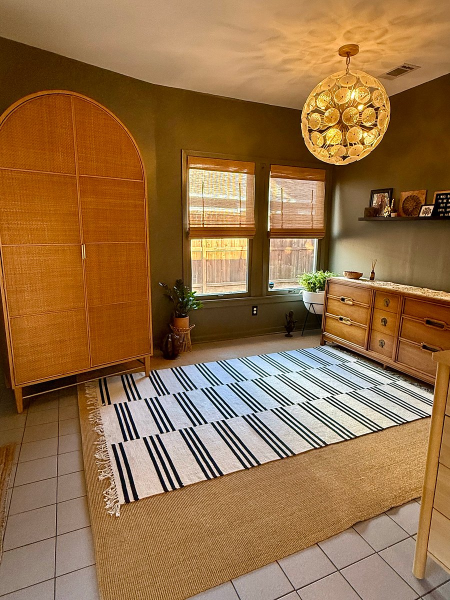 Flex space off the kitchen.