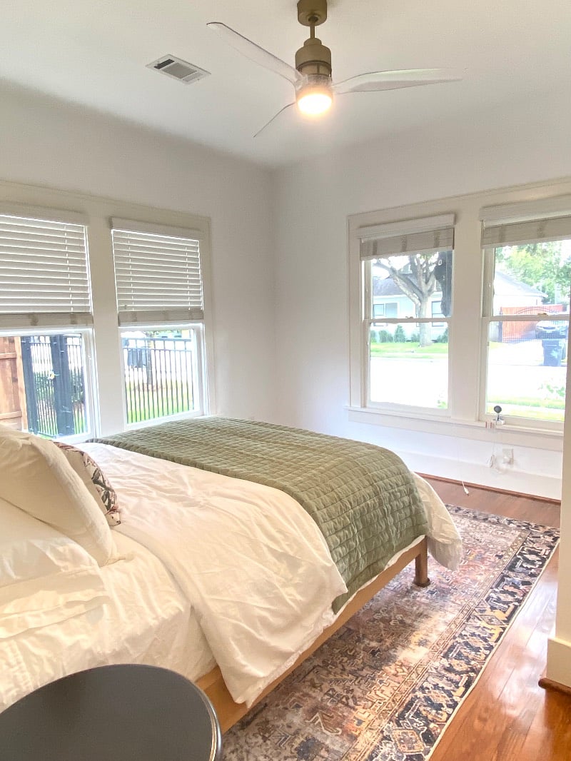 Nice sized secondary bedroom with a ton of natural light and a new queen bed purchased 11/2023.