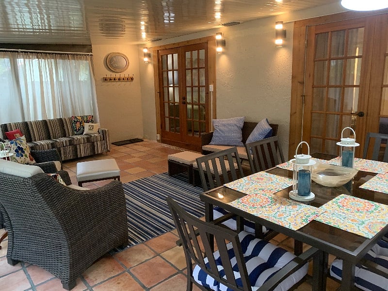 Lanai - Table for 6 or more