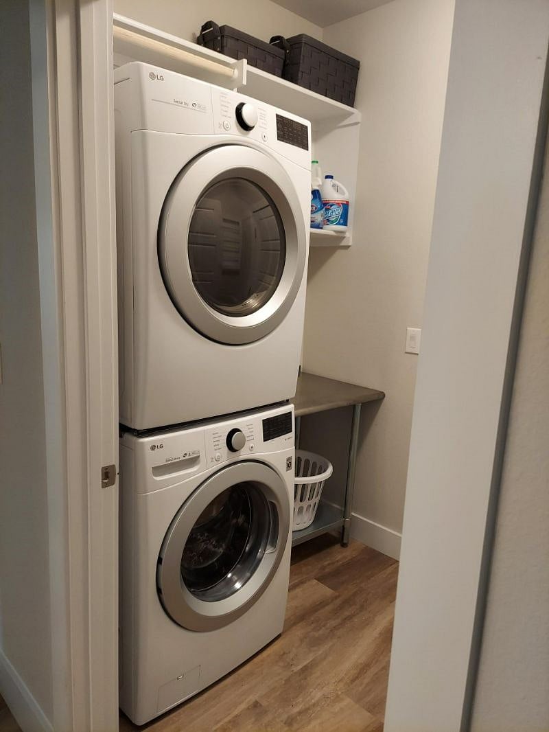washer/dryer in laundry room 