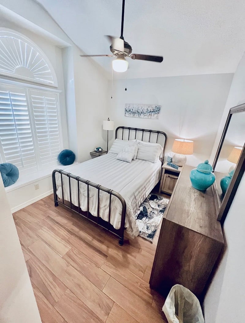 Guest room