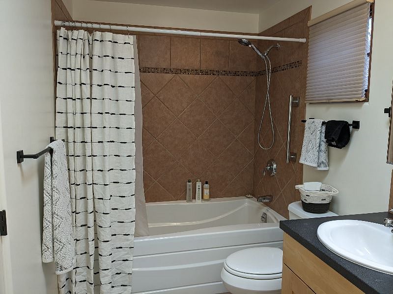 6' long soaking tub with shower